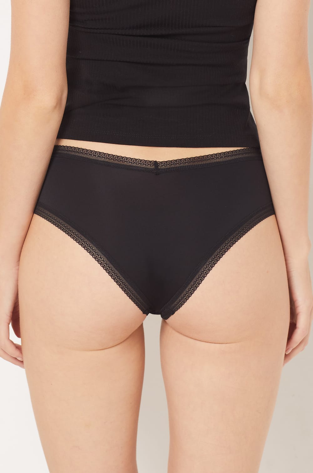 Braguita culotte en V de microfibra y encaje;${refinementColor}
