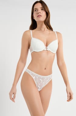 Tanga en dentelle;${refinementColor}