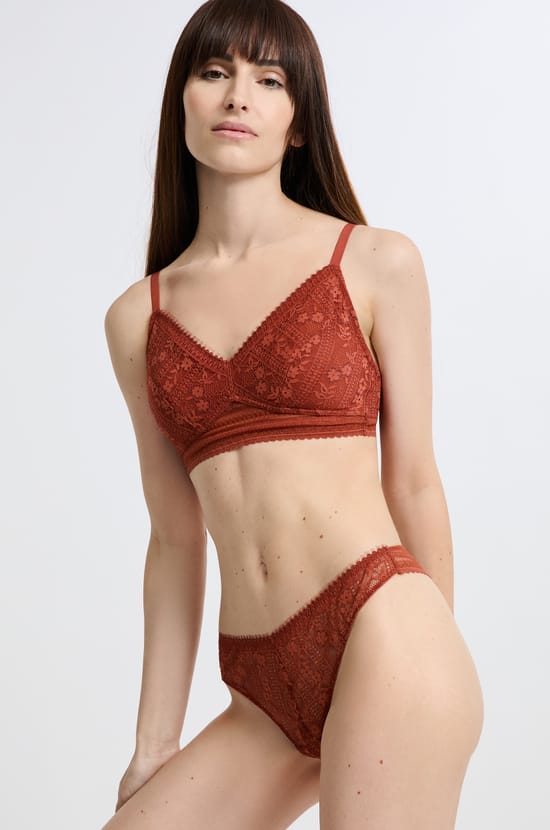 Triangle wireless bra post-mastectomy;${refinementColor}