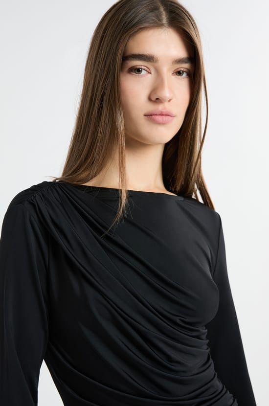 Robe courte drapée;${refinementColor}