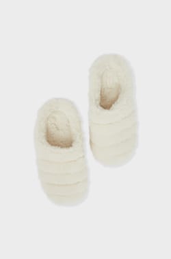 Chaussons mules en fausse fourrure;${refinementColor}