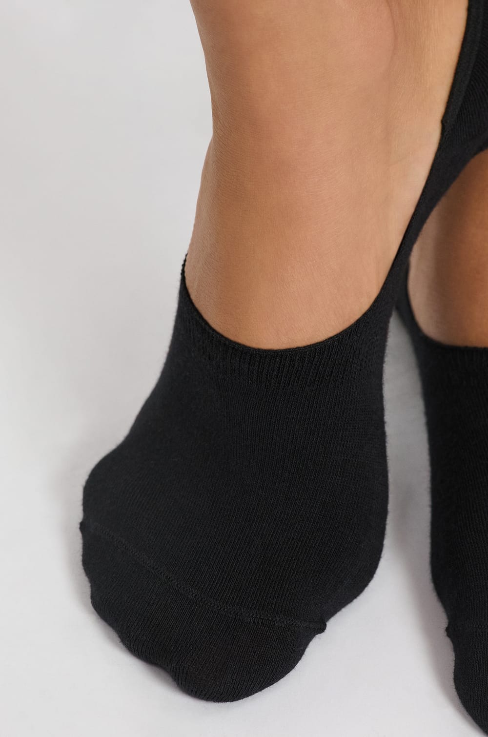 Set de 2 pares de calcetines esenciales;${refinementColor}