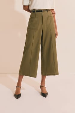 Capri-Hose mit Leinen;${refinementColor}