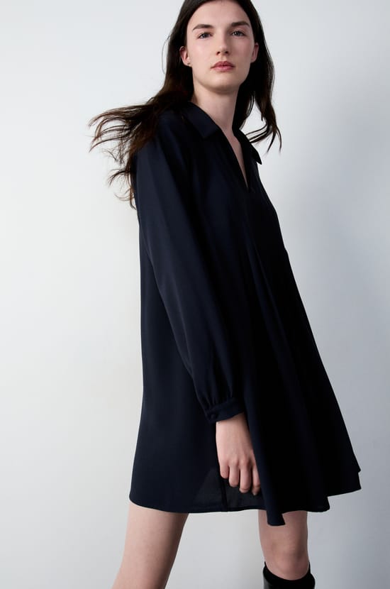 Robe courte fluide;${refinementColor}