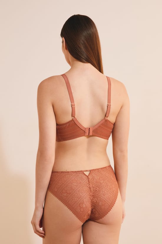Soutien-gorge minimizer;${refinementColor}