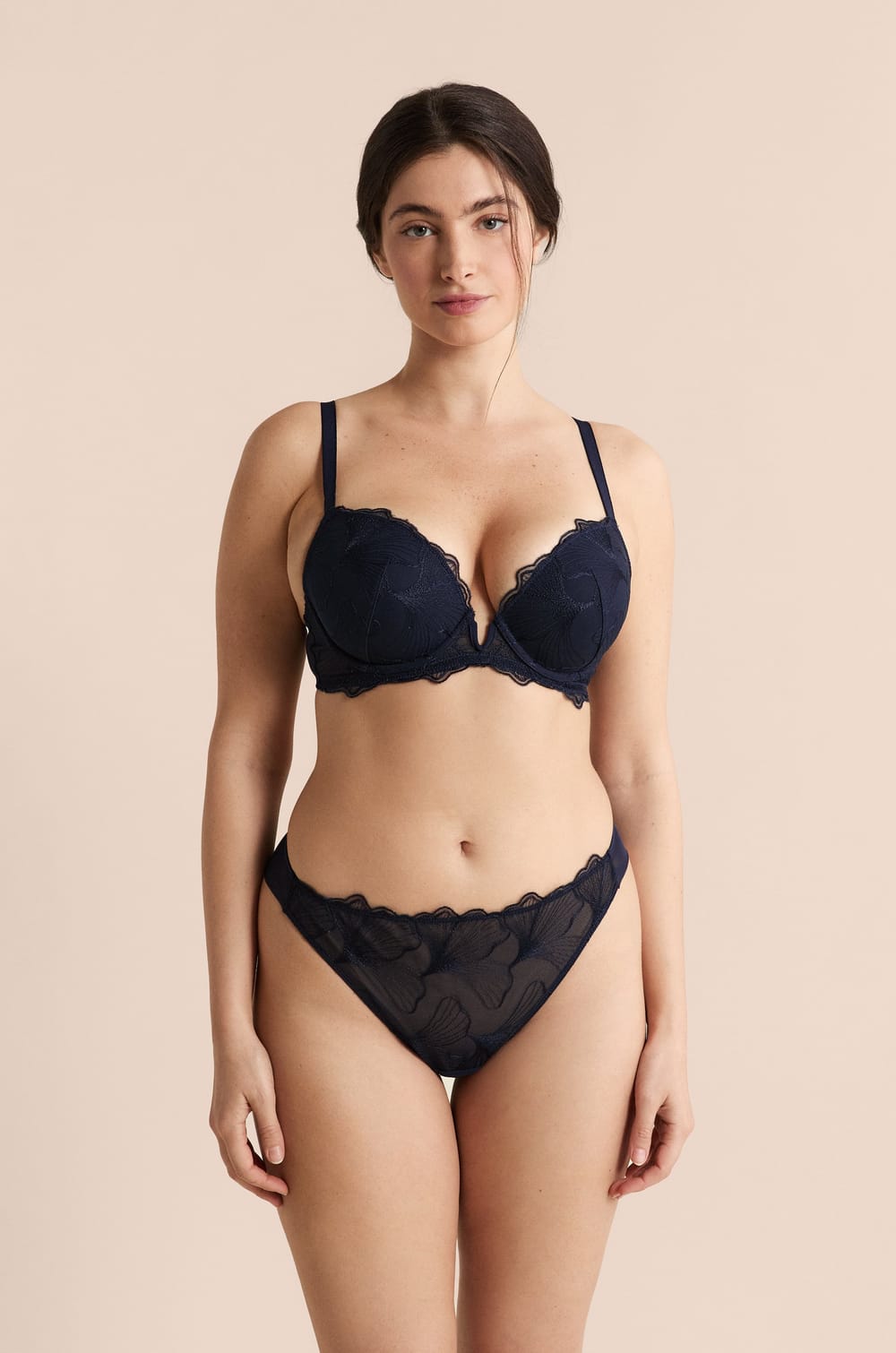 Soutien-gorge N.5 - Le coques fines plongeant;${refinementColor}