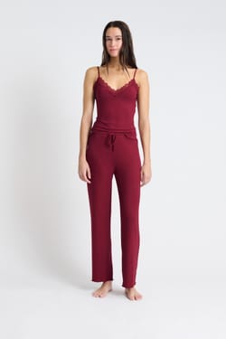 Ensemble de pyjama 2 pièces en maille côtelé détails dentelle;${refinementColor}