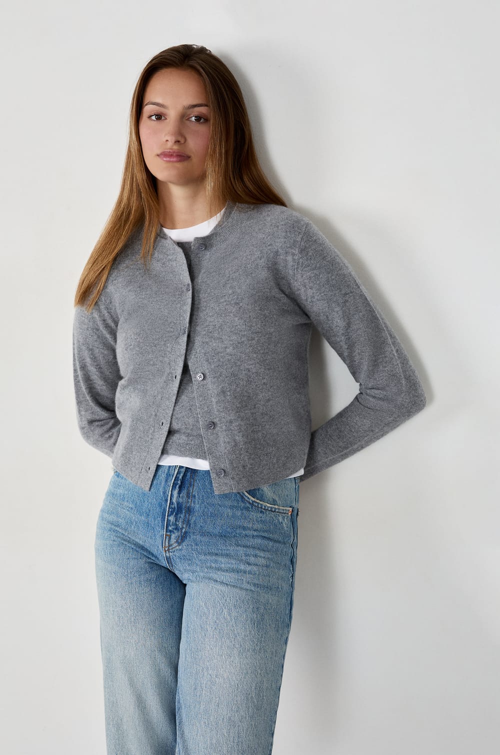 Pull cardigan avec boutons en cachemire;${refinementColor}