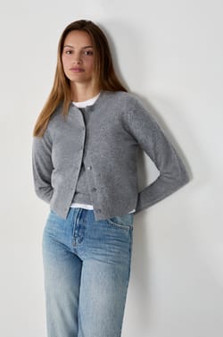 Pull cardigan avec boutons en cachemire;${refinementColor}
