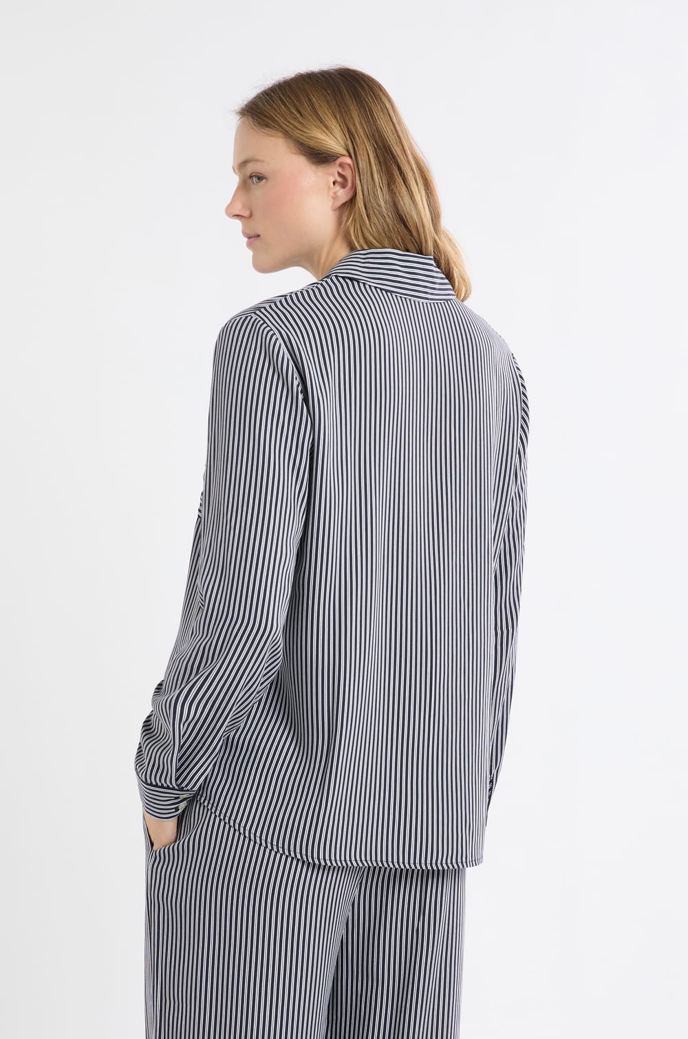 Camisa de pijama a rayas con bordado de caniche;${refinementColor}