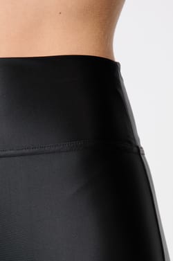 Legging ceinturé à la taille;${refinementColor}