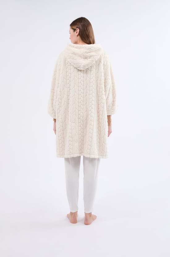Poncho à manches 3/4;${refinementColor}