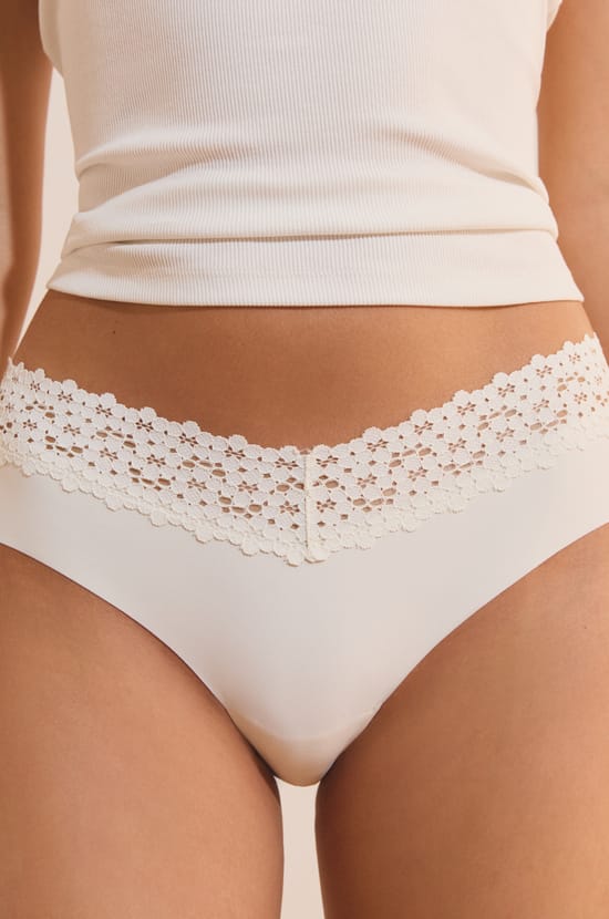 V-shape Hipster in Microfibre and Lace;${refinementColor}