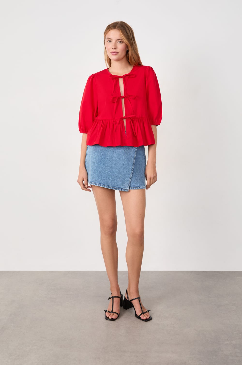 Blouse manches 3/4 &agrave; noeuds;${refinementColor}