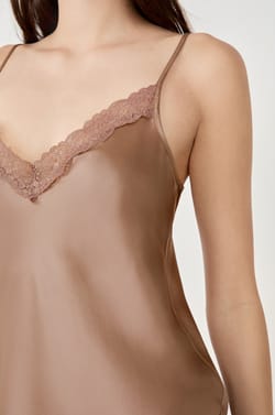 Seiden-Top mit Spitzendetails;${refinementColor}