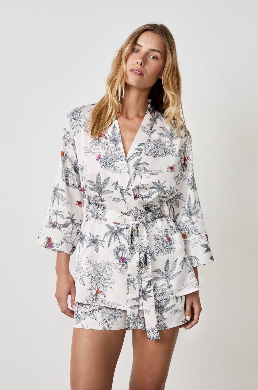 Kimono mit Print;${refinementColor}