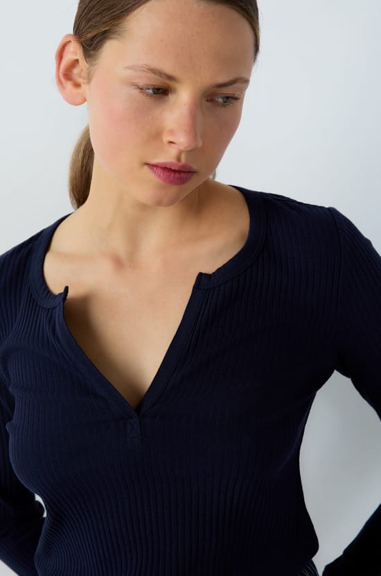 Long Sleeve Ribbed Cotton T-Shirt;${refinementColor}
