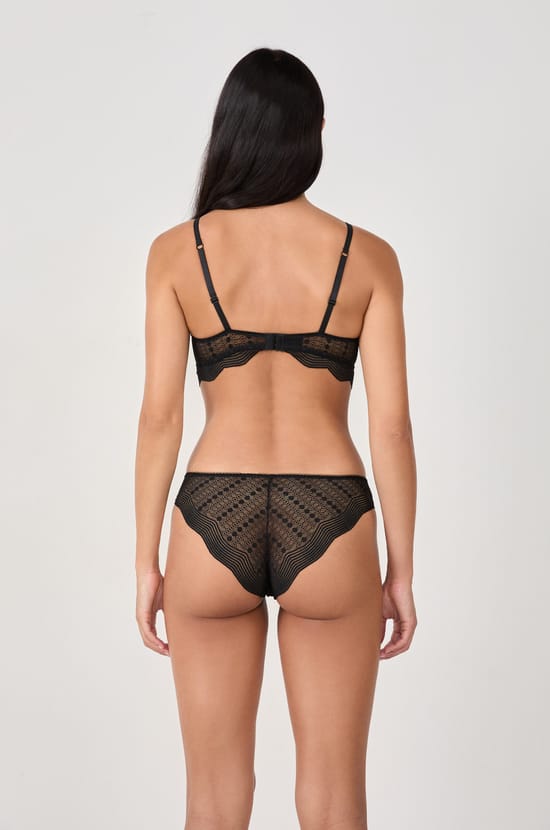 Wireless Triangle Bra;${refinementColor}