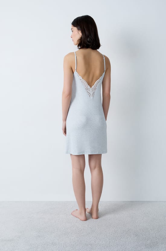 Nuisette en modal décolleté dentelle;${refinementColor}