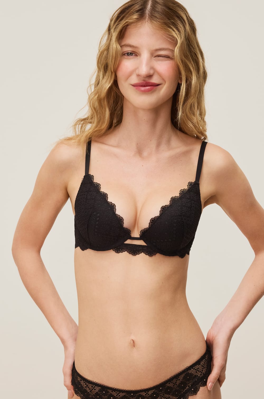 Bra N.2 - The Plunge Push-up Bra in Lace;${refinementColor}