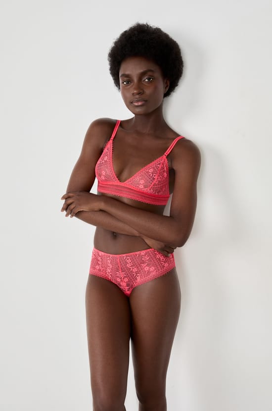 Wireless Lace Triangle Bra;${refinementColor}