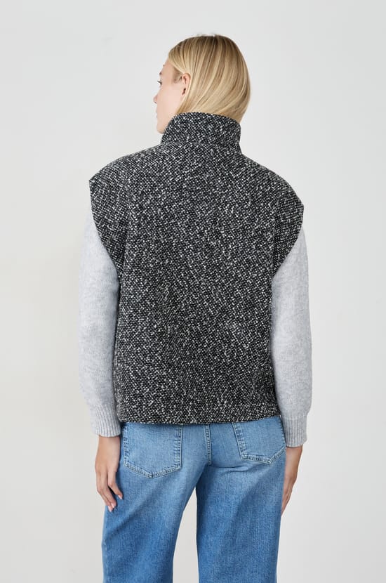 Sleeveless Jacket;${refinementColor}