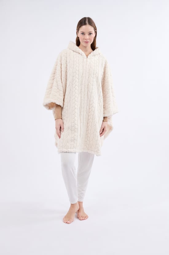 Poncho à manches 3/4;${refinementColor}