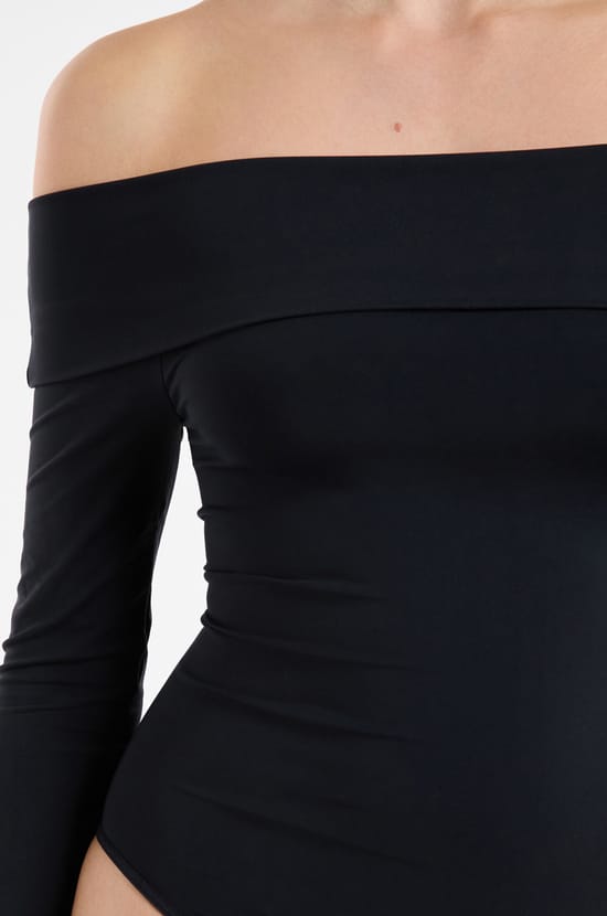 Body &eacute;paules d&eacute;nud&eacute;es;${refinementColor}