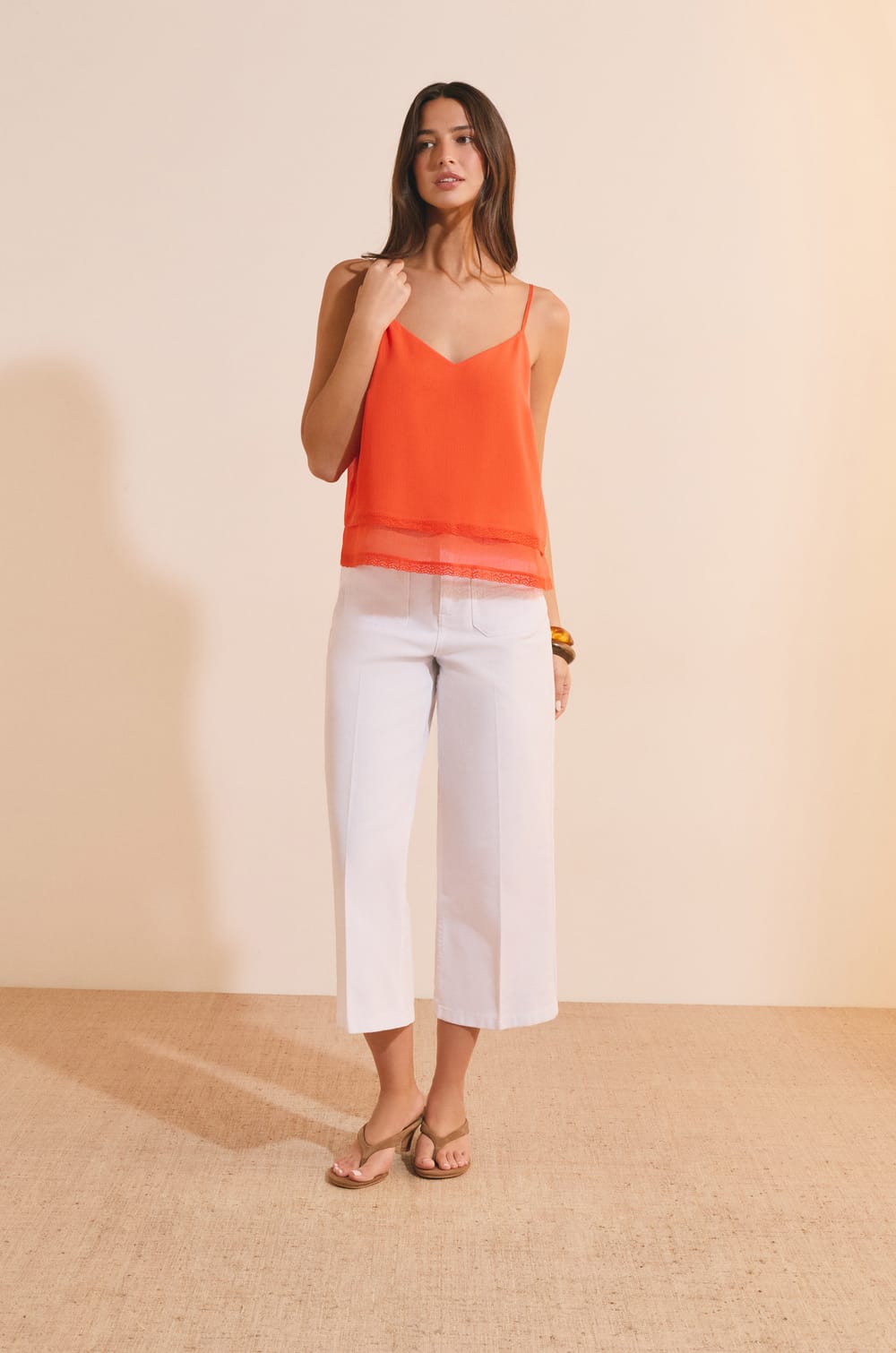 Caraco avec d&eacute;tails transparents;${refinementColor}