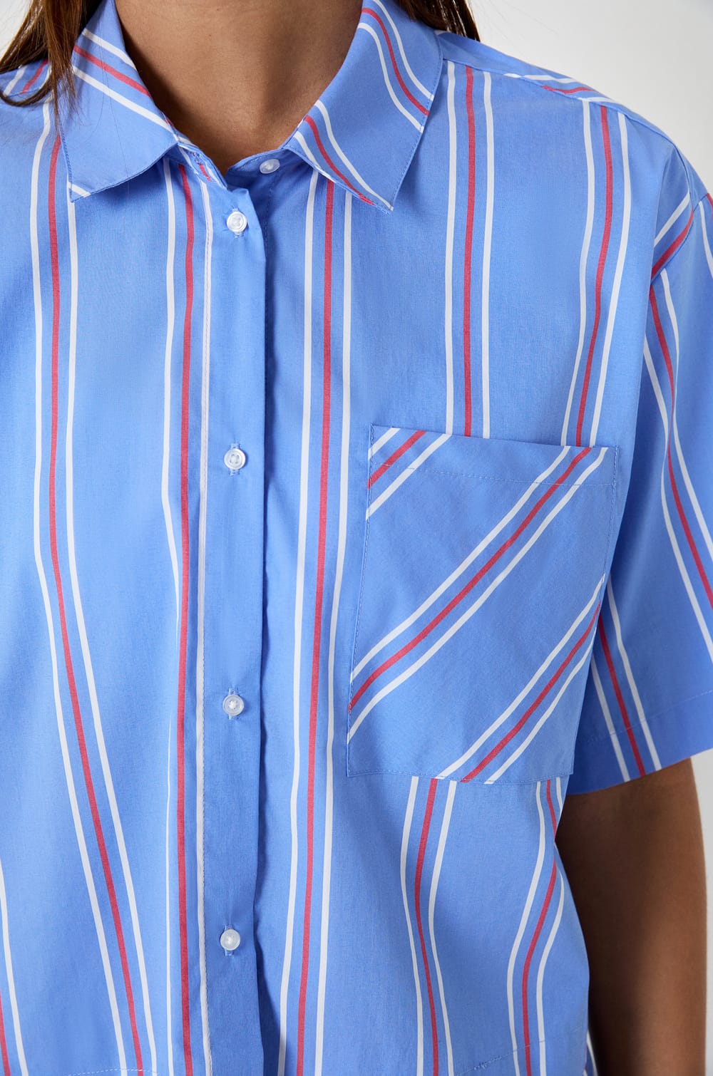 Gestreeerd pyjamashirt met korte mouwen;${refinementColor}