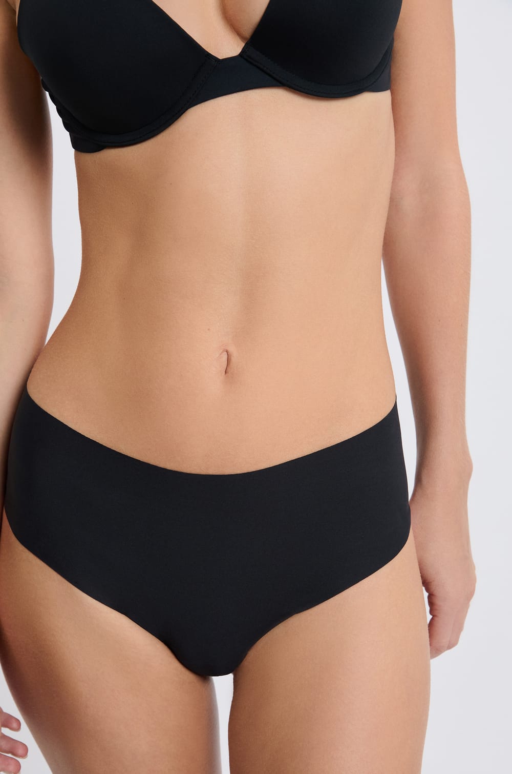 Braga brasile&ntilde;a de microfibra;${refinementColor}