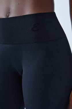 Legging deportivo efecto push-up;${refinementColor}