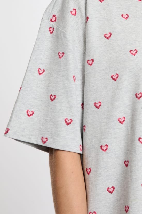 Chemise de nuit en coton à motifs coeurs;${refinementColor}