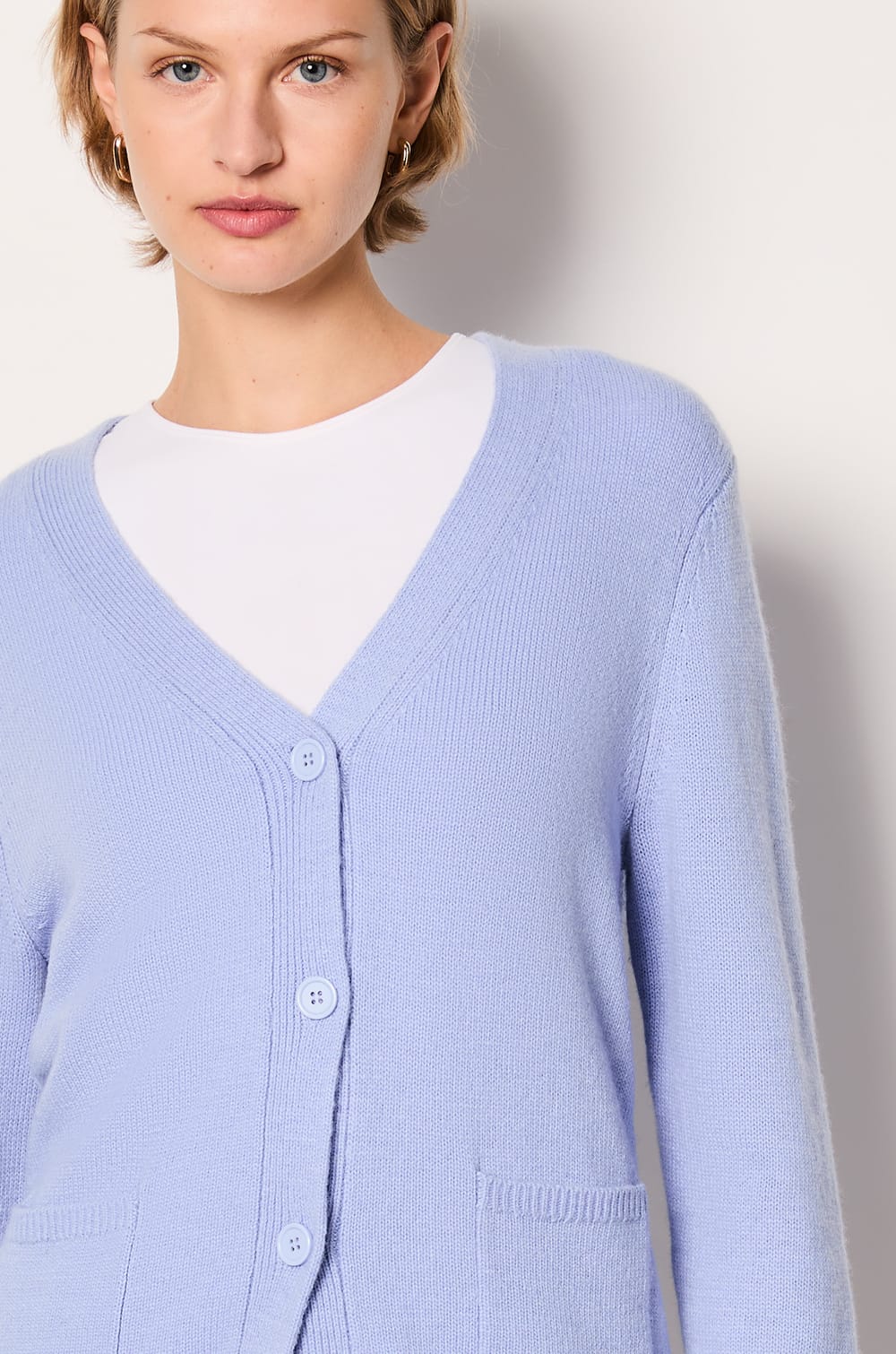 Strickjacke mit Kn&ouml;pfen;${refinementColor}