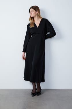 Long Flowing Dress;${refinementColor}