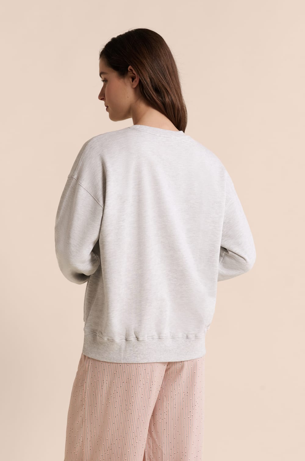 Sweatshirt de pyjama avec &eacute;criture en coton;${refinementColor}