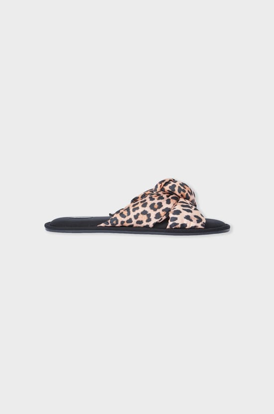 Pantuflas abiertas de leopardo;${refinementColor}