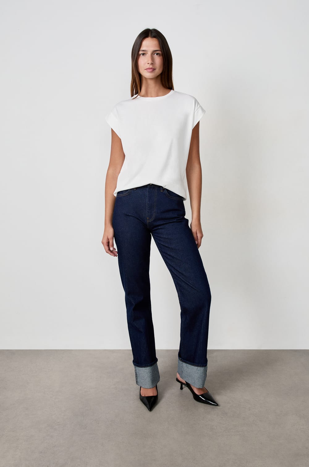 100% Cotton T-Shirt;${refinementColor}