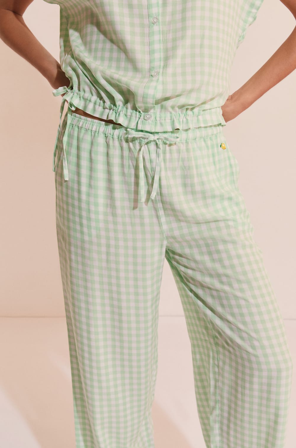 Pantalon vichy avec motif citron;${refinementColor}