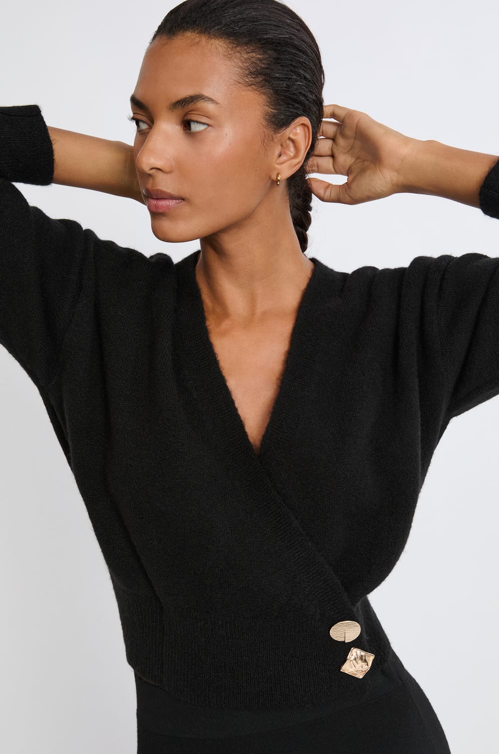 Pull col V avec boutons dor&eacute;s;${refinementColor}