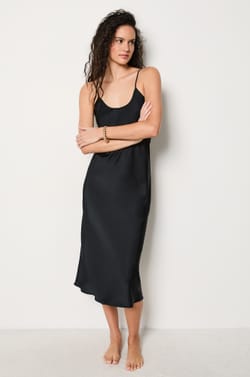 Backless Nightdress;${refinementColor}