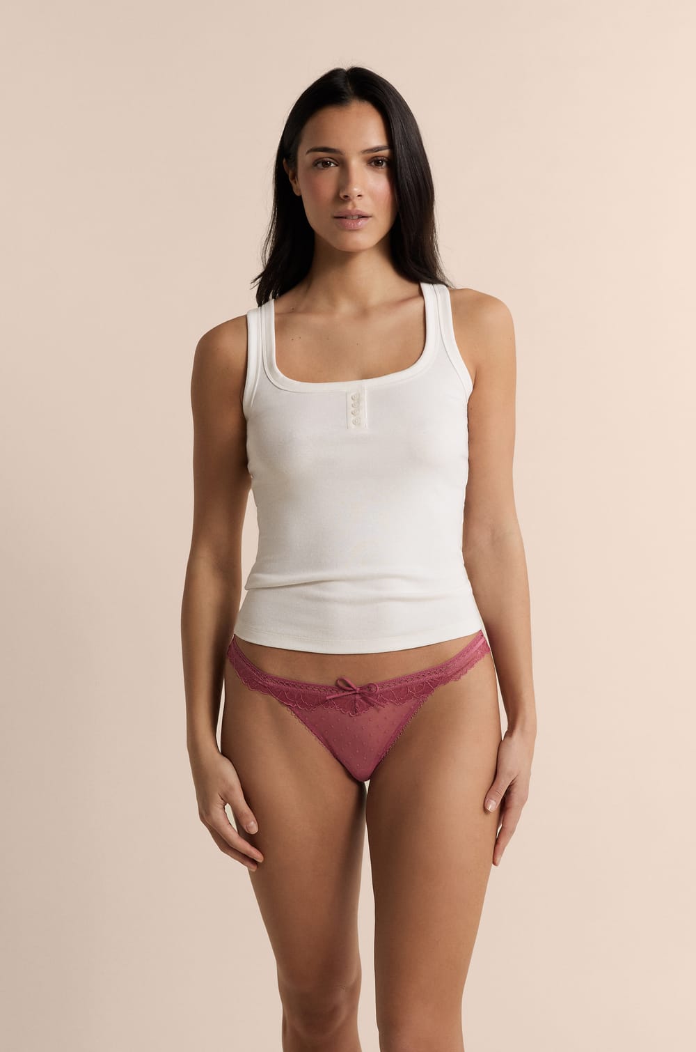 String en tulle et dentelle;${refinementColor}