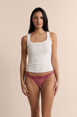 String en tulle et dentelle;${refinementColor}