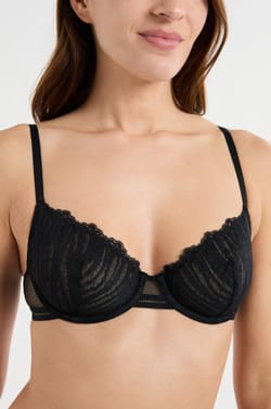 Soutien-gorge classique en dentelle;${refinementColor}