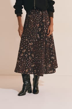 Falda larga con estampado floral;${refinementColor}