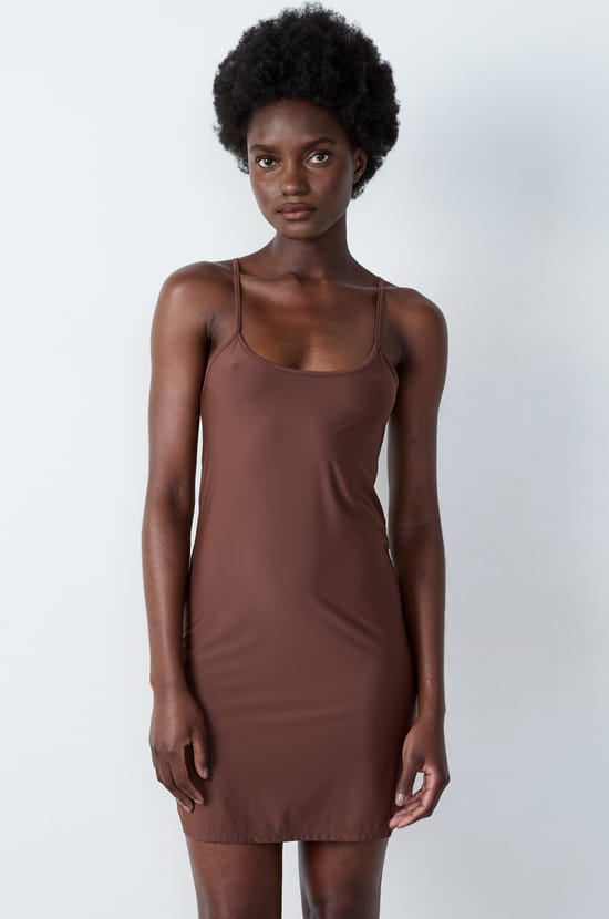 Nuisette fond de robe;${refinementColor}