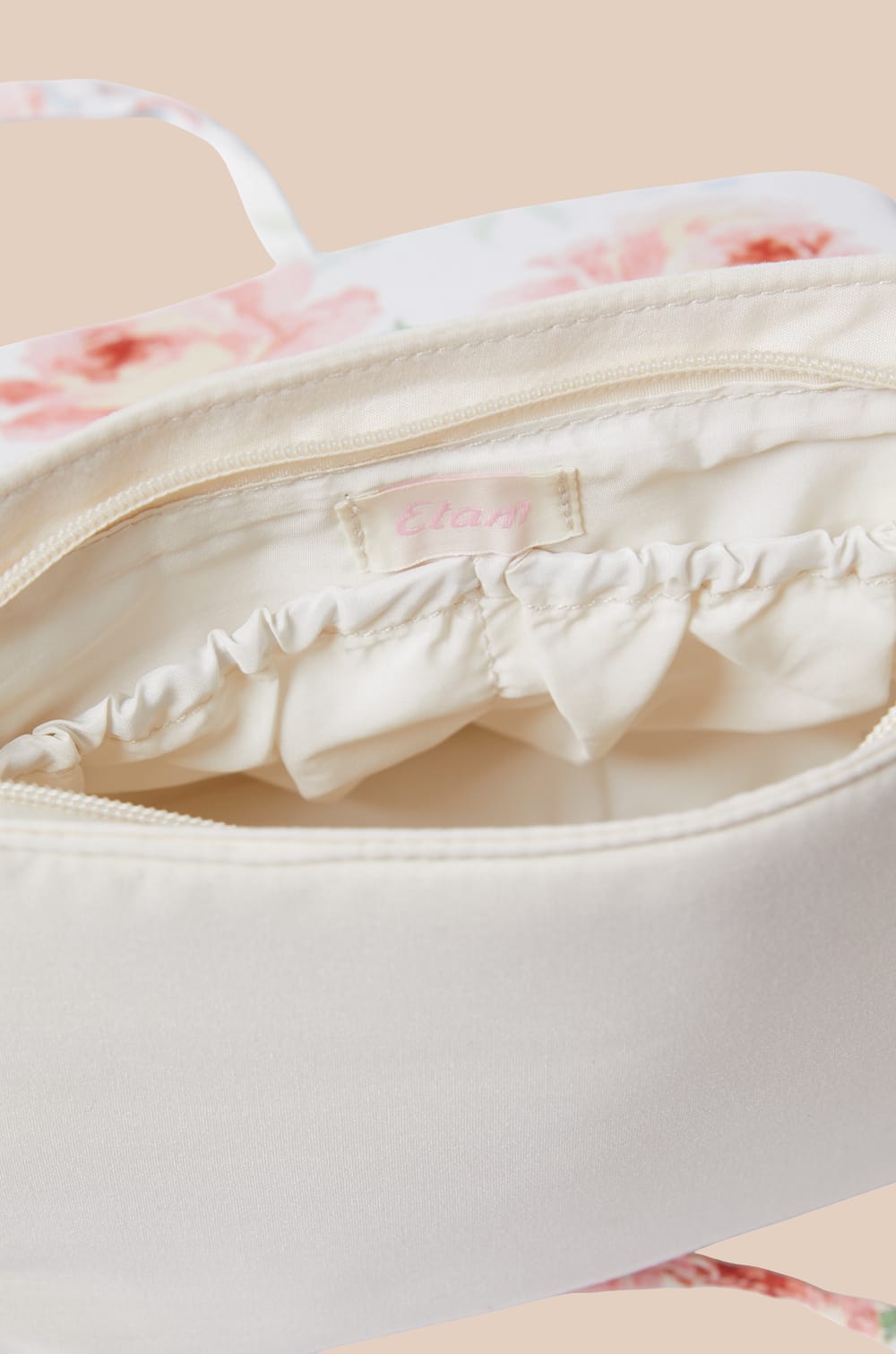 Trousse matelass&eacute;e;${refinementColor}