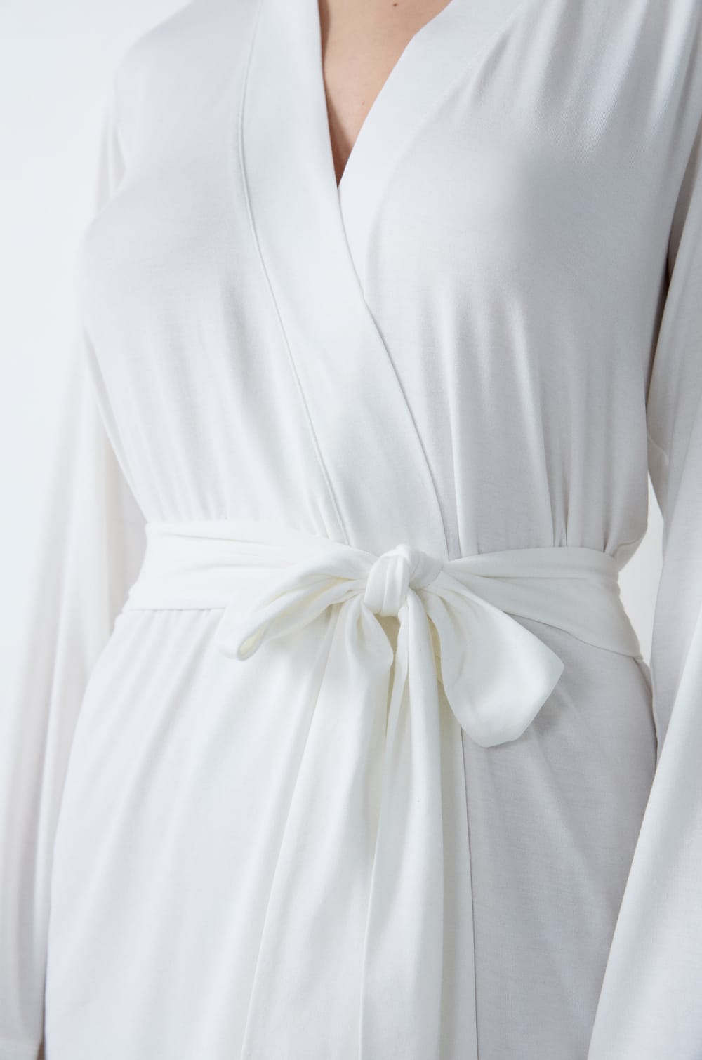 Bata con lazada de modal;${refinementColor}