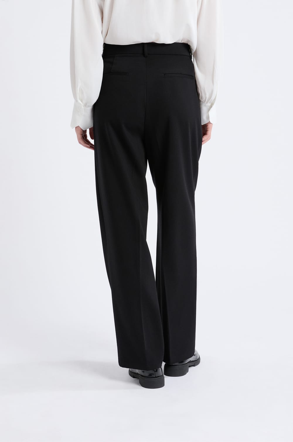 Pantal&oacute;n ancho recto;${refinementColor}