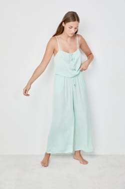 Pantalón satinado corte ancho;${refinementColor}